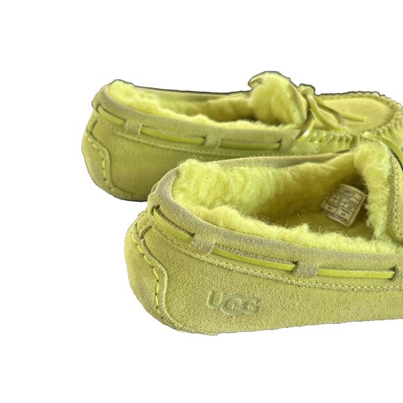 Ugg Dakota Ladies Cozy Suede Moccasin with Wool Blend Lining, Size 6  Color Lime - Picture 3 of 12